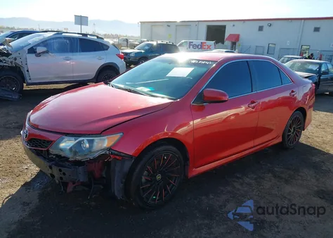 2014 Toyota Camry Se z USA, uszkodzony, nr VIN 4T1BF1FK5EU777503